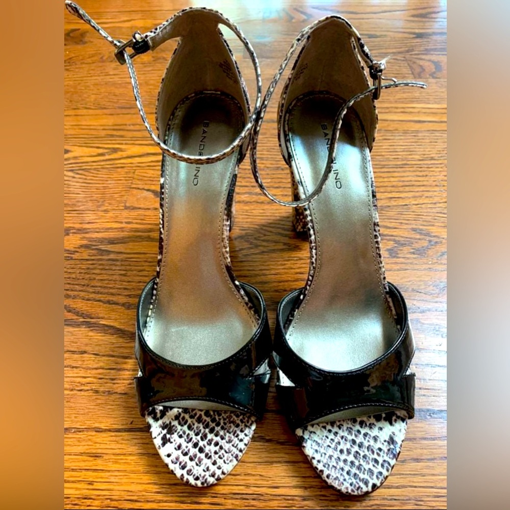 NEW - Bandolino size 10 ankle wrap sandal